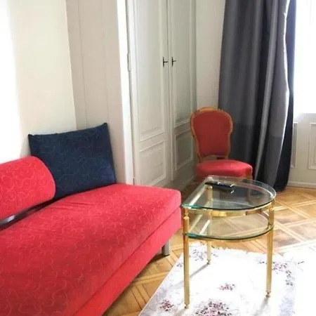 Salve, Regina, Nahe Westbahnhof Apartment